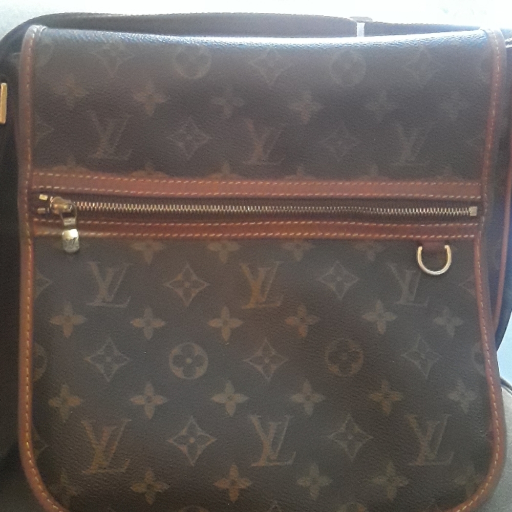 Louis Vuitton Messanger Bag